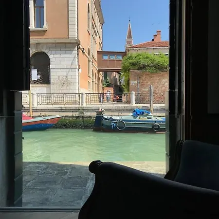 Apartment Canal View Venice