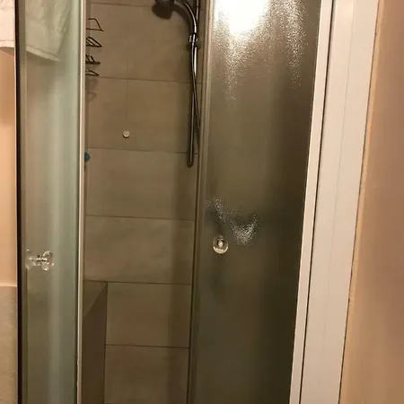 Canal View Apartment *